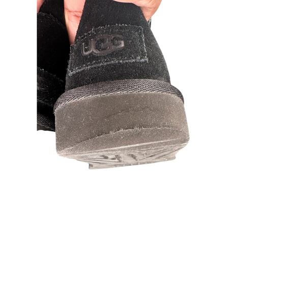 Ugg Black Women's Suede Sherpa Lined Classic Mini Rubber Logo Boot Size 9 - Picture 6 of 11